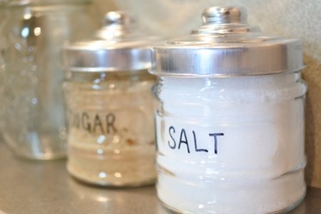 食塩と食卓塩の違い